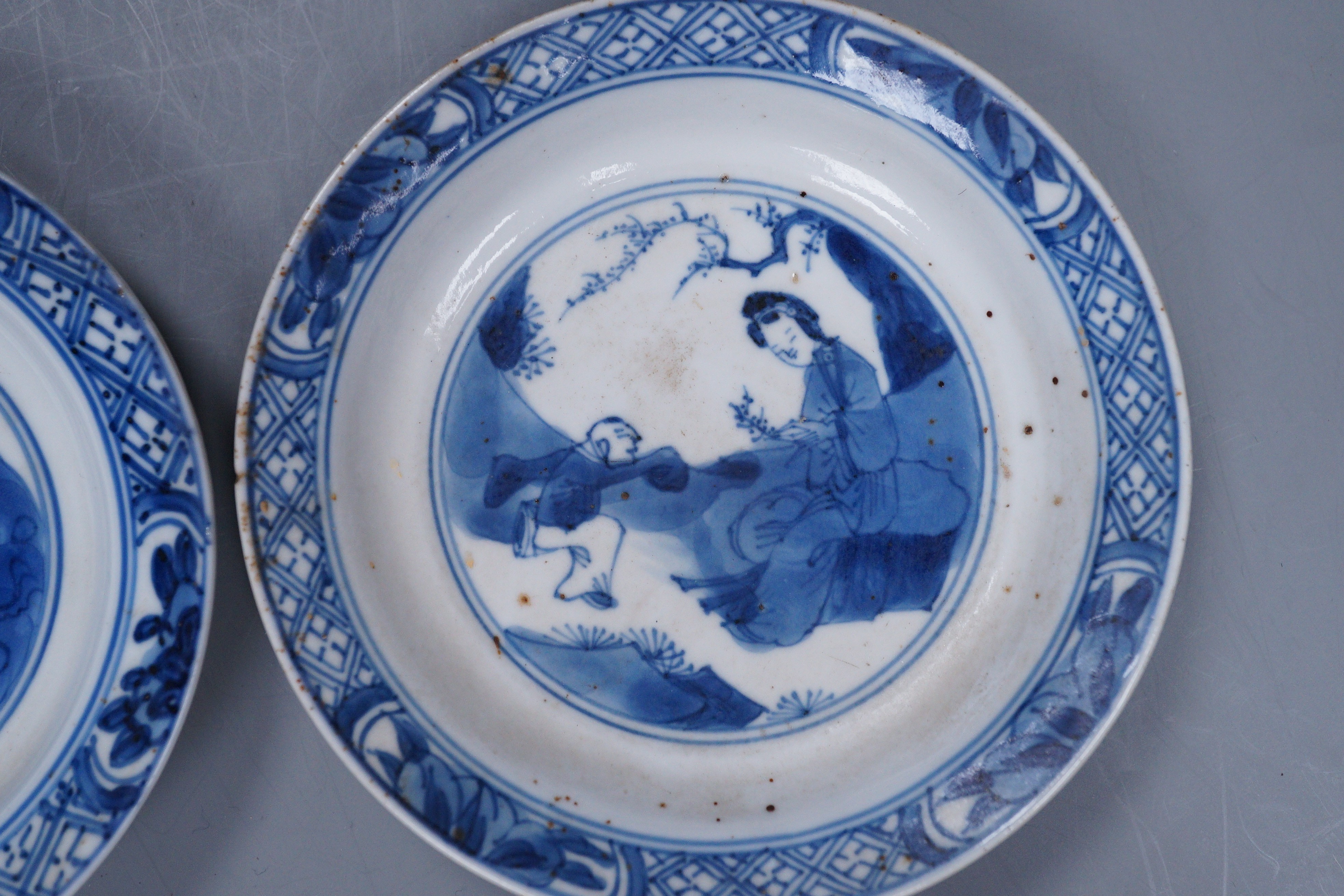 A pair of small Chinese Kangxi blue and white dishes, 10.5cm